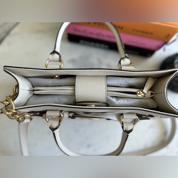 Michael Kors Hamilton EW Satchel - Picture 6 of 8